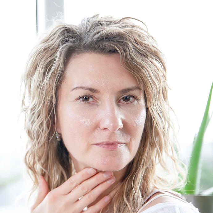 How to get rid of lines without Botox, fillers, harsh skincare & expensive gadgets – gentle, cheaper and natural Botox alternatives that really work